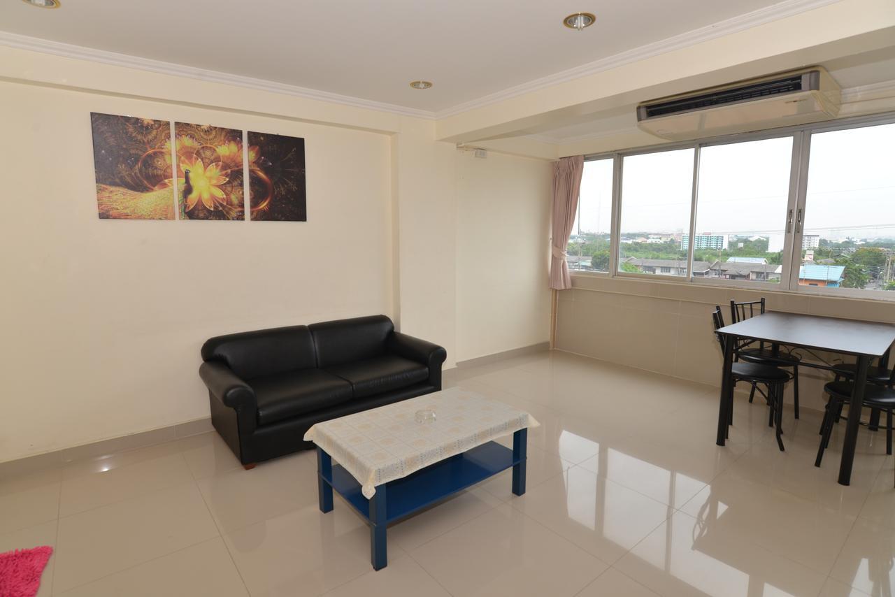Cozy Loft Hostel Pattaya Exterior photo